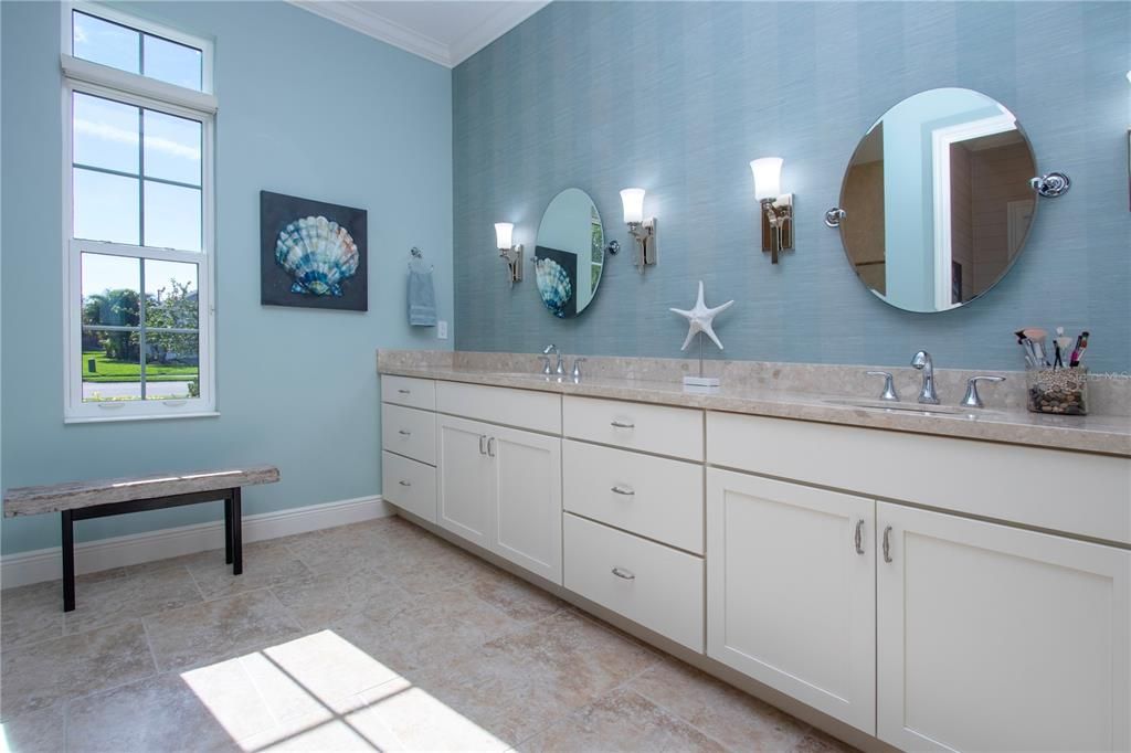 待售: $725,000 (3 贝兹, 2 浴室, 2296 平方英尺)