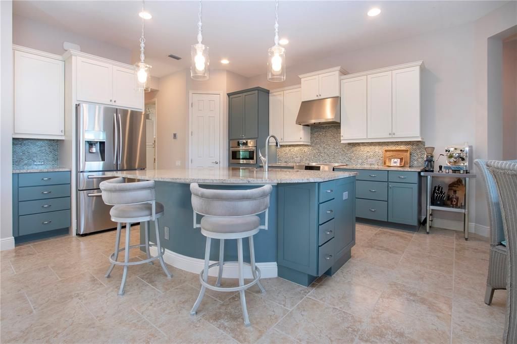 待售: $725,000 (3 贝兹, 2 浴室, 2296 平方英尺)