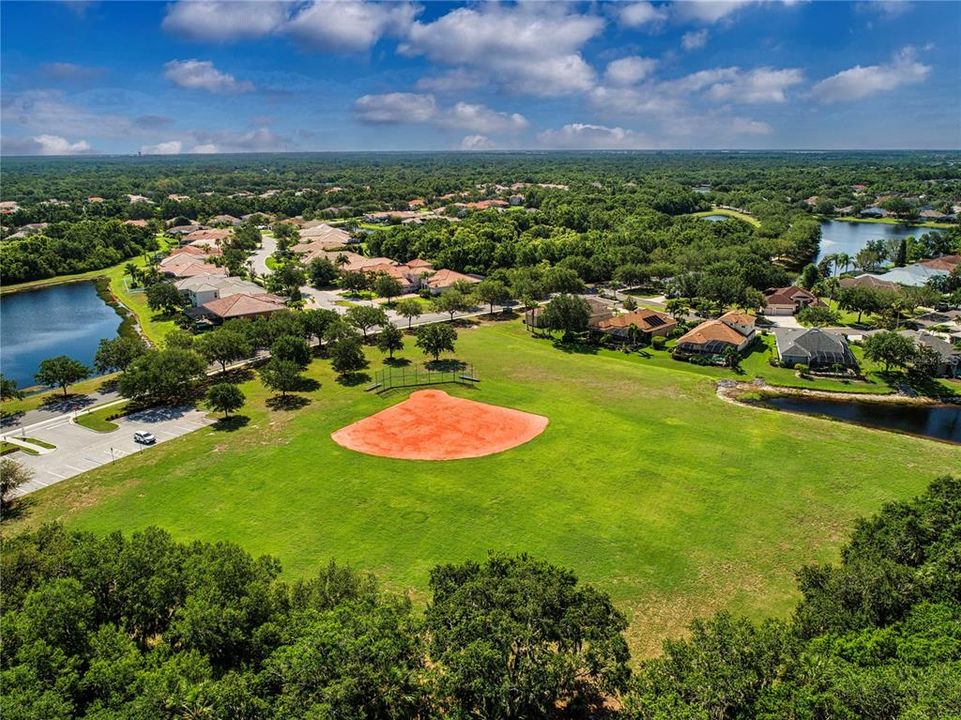 待售: $725,000 (3 贝兹, 2 浴室, 2296 平方英尺)