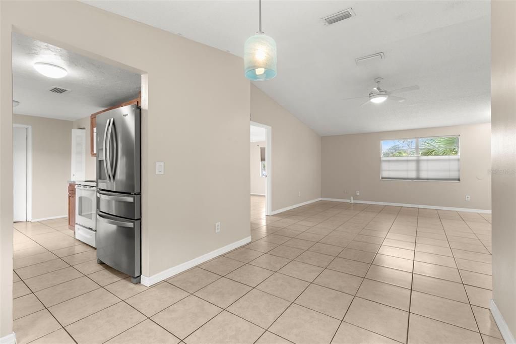 For Sale: $335,000 (3 beds, 2 baths, 1158 Square Feet)