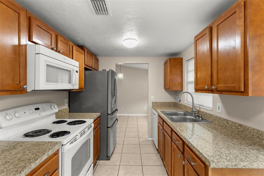 For Sale: $335,000 (3 beds, 2 baths, 1158 Square Feet)