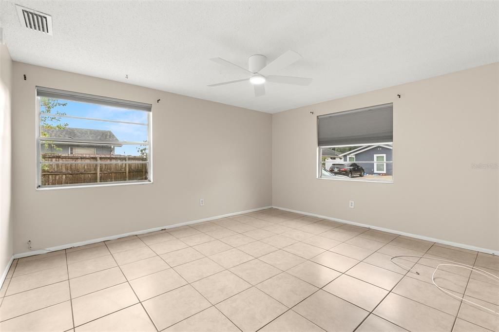 For Sale: $335,000 (3 beds, 2 baths, 1158 Square Feet)