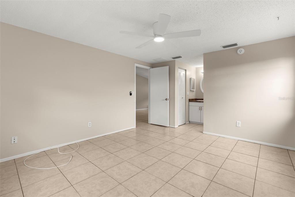 For Sale: $335,000 (3 beds, 2 baths, 1158 Square Feet)