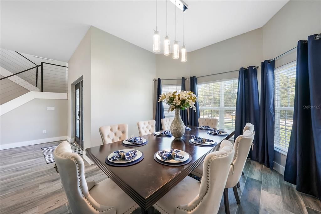 En Venta: $599,000 (4 camas, 3 baños, 3112 Pies cuadrados)