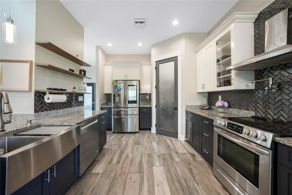 En Venta: $599,000 (4 camas, 3 baños, 3112 Pies cuadrados)