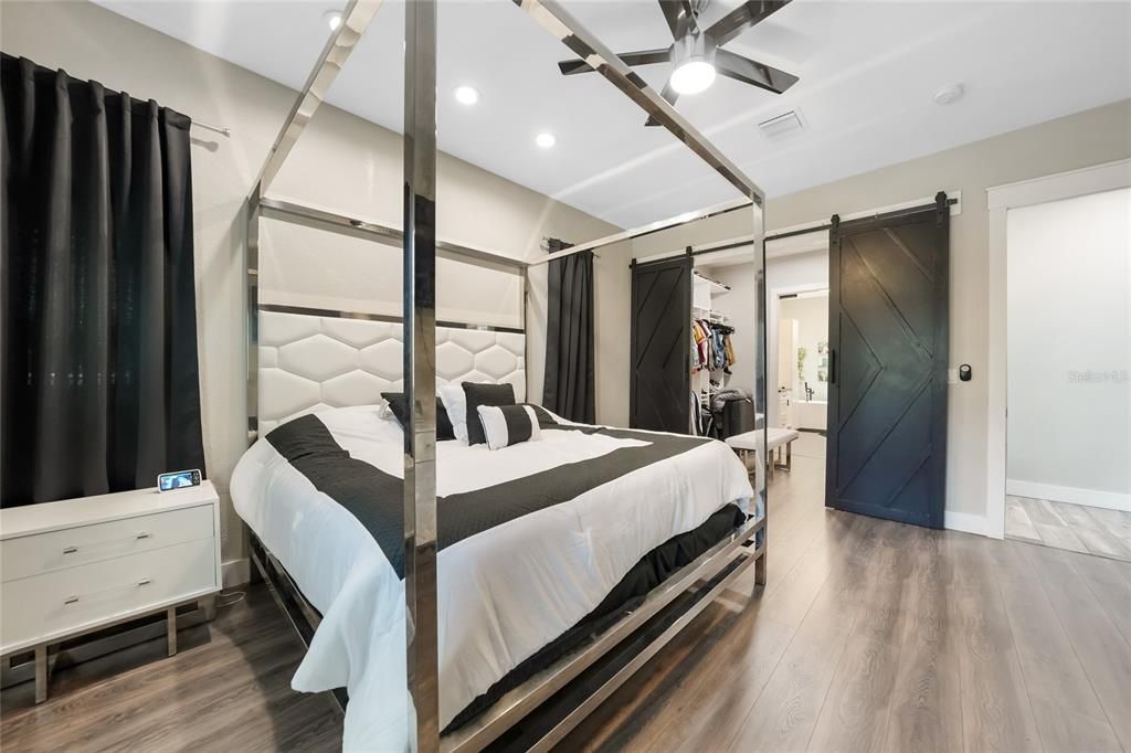 En Venta: $599,000 (4 camas, 3 baños, 3112 Pies cuadrados)