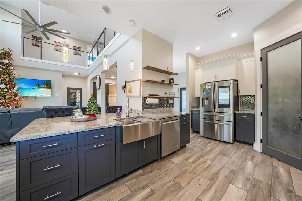 En Venta: $599,000 (4 camas, 3 baños, 3112 Pies cuadrados)