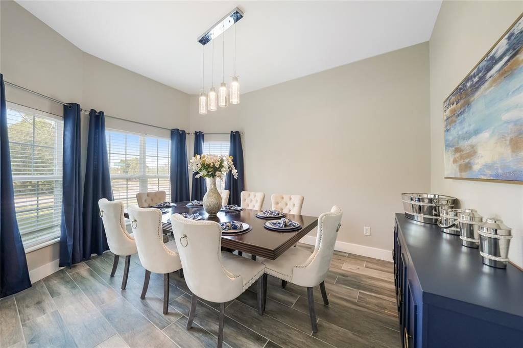 En Venta: $599,000 (4 camas, 3 baños, 3112 Pies cuadrados)