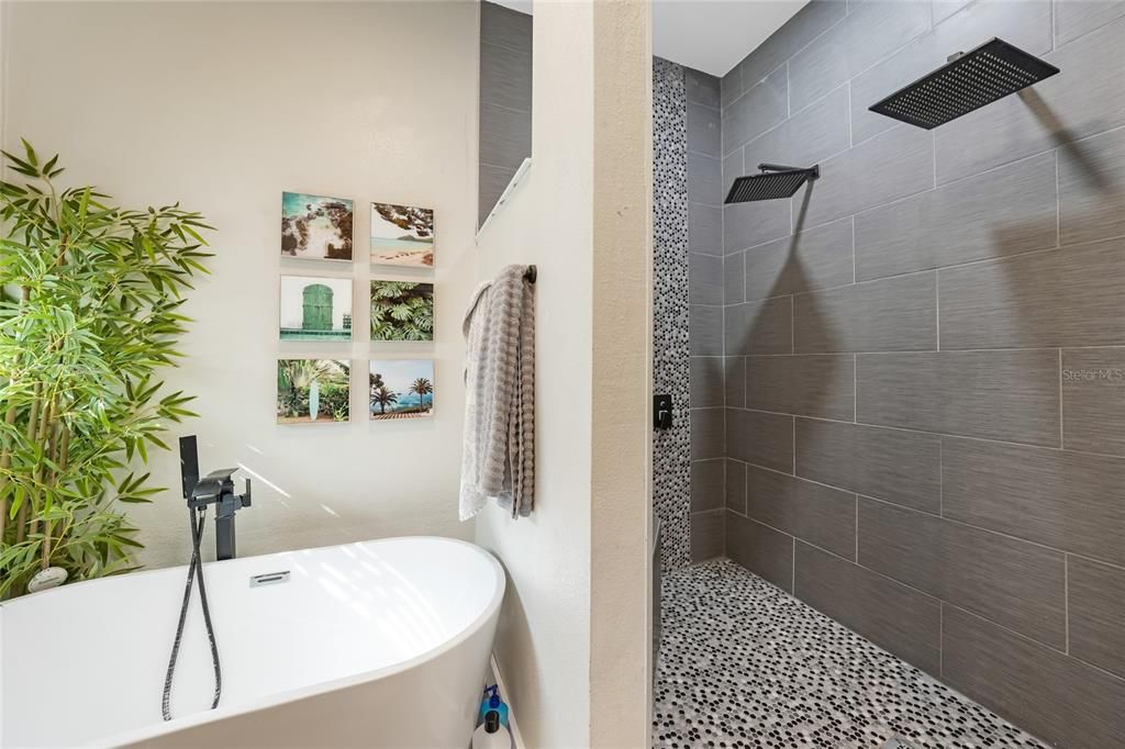 En Venta: $599,000 (4 camas, 3 baños, 3112 Pies cuadrados)