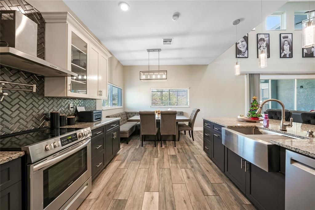 En Venta: $599,000 (4 camas, 3 baños, 3112 Pies cuadrados)