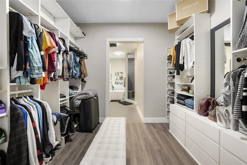 En Venta: $599,000 (4 camas, 3 baños, 3112 Pies cuadrados)