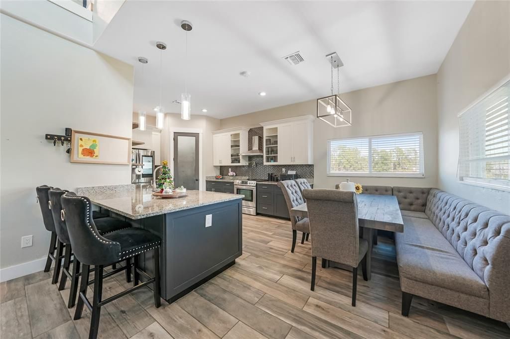 En Venta: $599,000 (4 camas, 3 baños, 3112 Pies cuadrados)