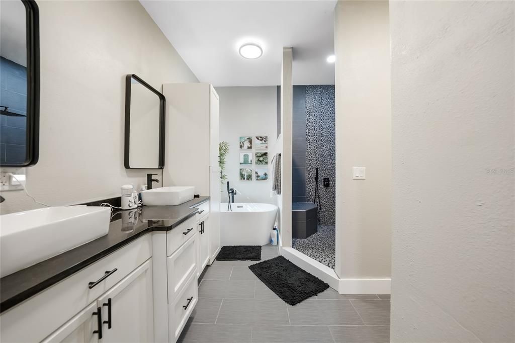 En Venta: $599,000 (4 camas, 3 baños, 3112 Pies cuadrados)