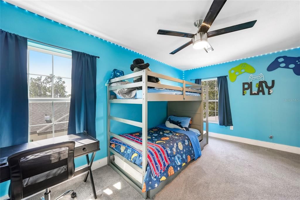 En Venta: $599,000 (4 camas, 3 baños, 3112 Pies cuadrados)