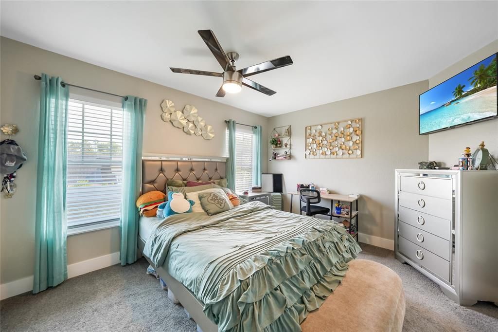 En Venta: $599,000 (4 camas, 3 baños, 3112 Pies cuadrados)