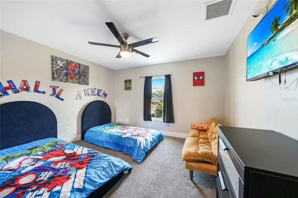 En Venta: $599,000 (4 camas, 3 baños, 3112 Pies cuadrados)