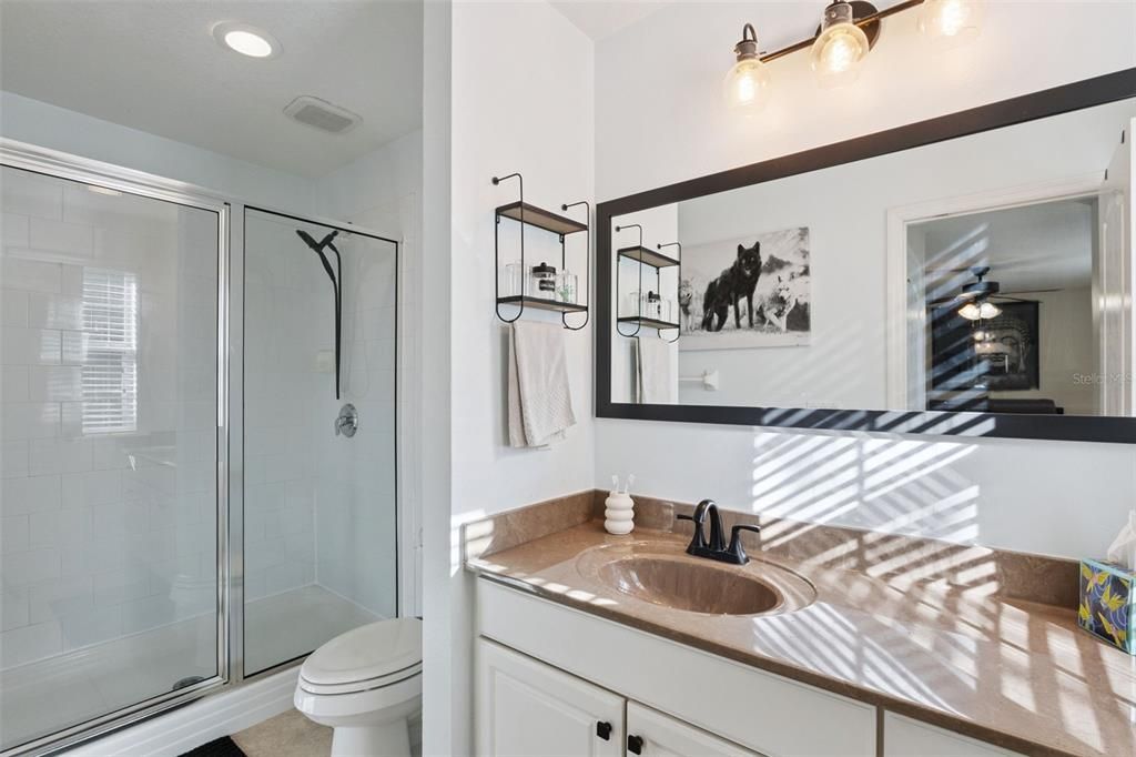 待售: $425,000 (4 贝兹, 3 浴室, 2560 平方英尺)