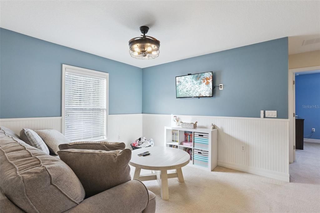 待售: $425,000 (4 贝兹, 3 浴室, 2560 平方英尺)