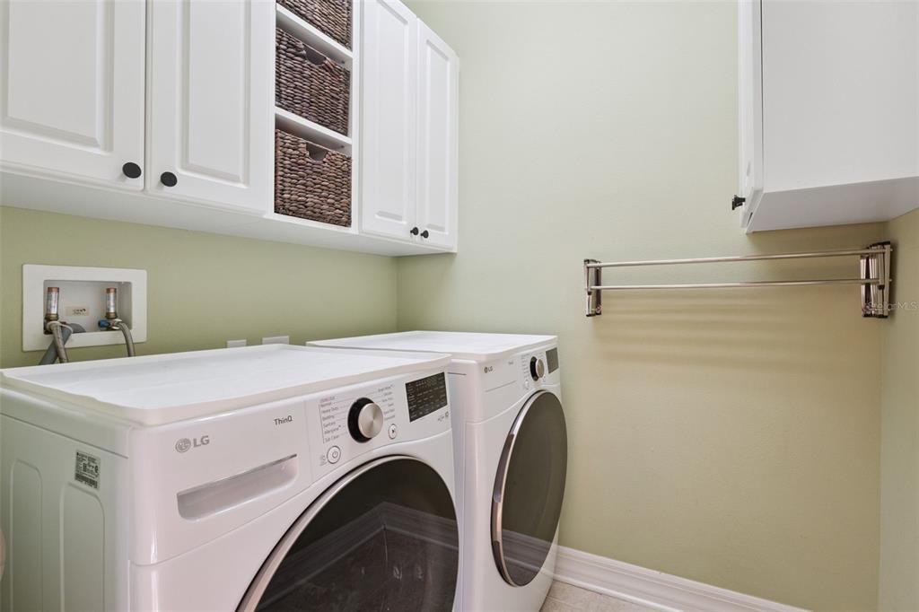 待售: $425,000 (4 贝兹, 3 浴室, 2560 平方英尺)