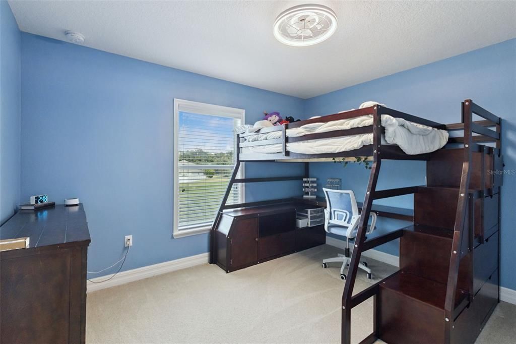 待售: $425,000 (4 贝兹, 3 浴室, 2560 平方英尺)