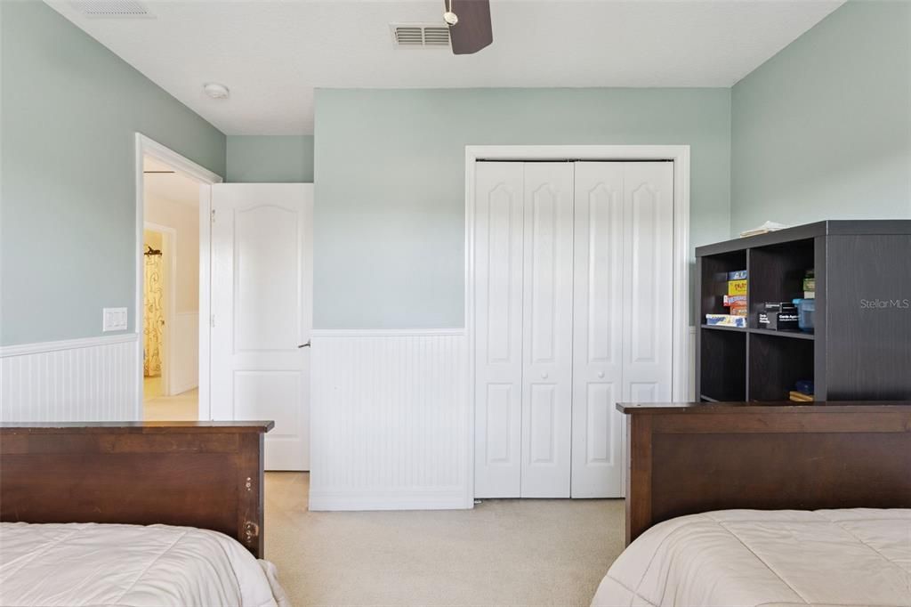 待售: $425,000 (4 贝兹, 3 浴室, 2560 平方英尺)