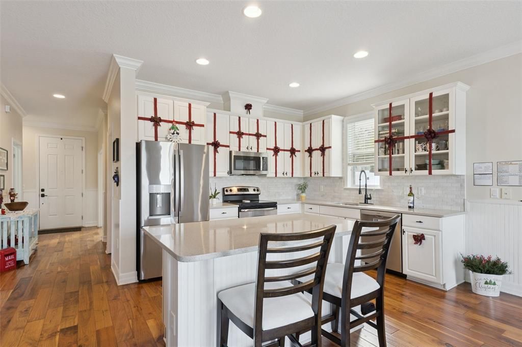 待售: $425,000 (4 贝兹, 3 浴室, 2560 平方英尺)