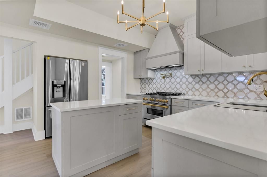 For Rent: $3,250 (4 beds, 2 baths, 2035 Square Feet)