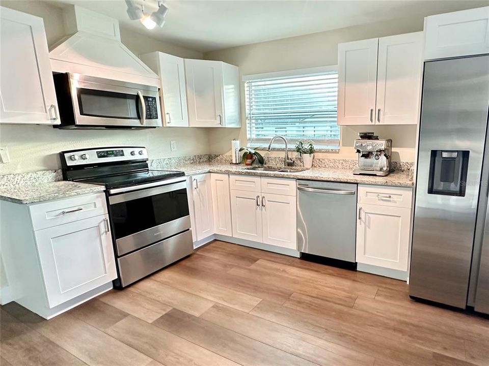 В аренду: $3,200 (3 спален, 2 ванн, 1456 Квадратных фут)