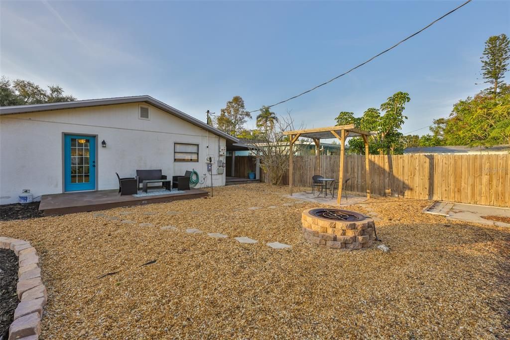 For Rent: $3,200 (3 beds, 2 baths, 1456 Square Feet)