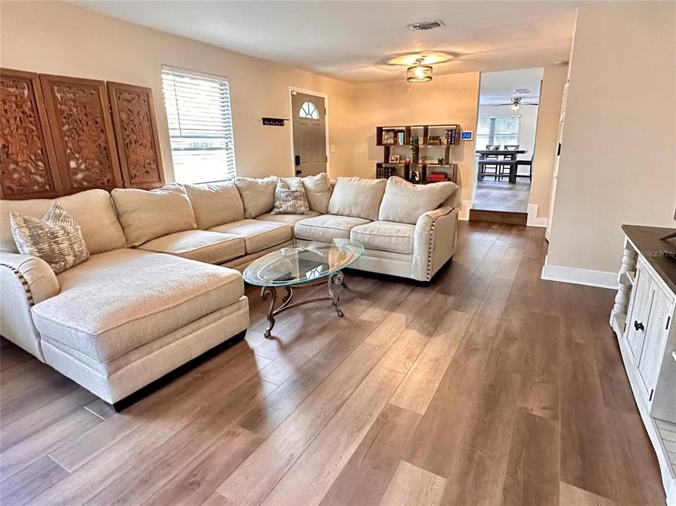 В аренду: $3,200 (3 спален, 2 ванн, 1456 Квадратных фут)