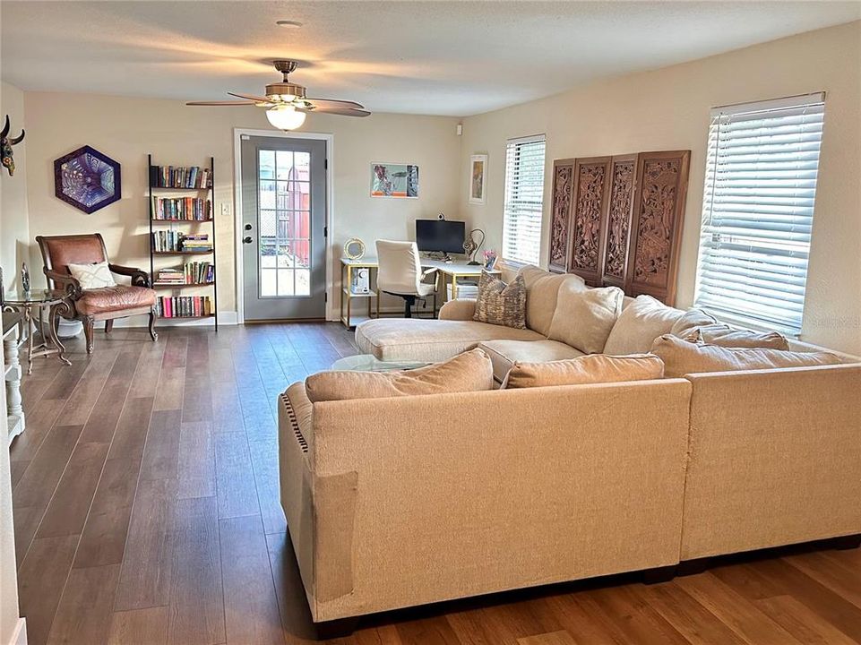 В аренду: $3,200 (3 спален, 2 ванн, 1456 Квадратных фут)