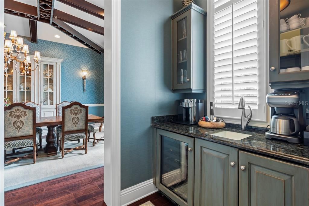 For Sale: $18,500,000 (10 beds, 14 baths, 11524 Square Feet)