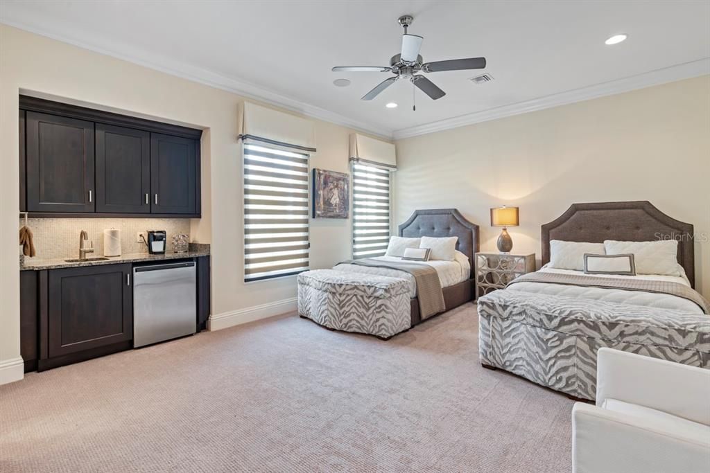 For Sale: $18,500,000 (10 beds, 14 baths, 11524 Square Feet)