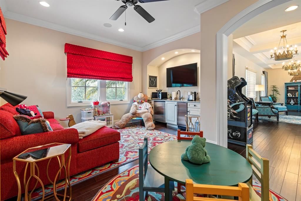 For Sale: $18,500,000 (10 beds, 14 baths, 11524 Square Feet)