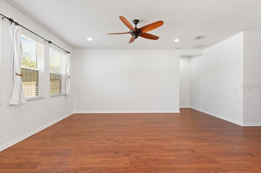 待售: $495,000 (4 贝兹, 2 浴室, 1861 平方英尺)