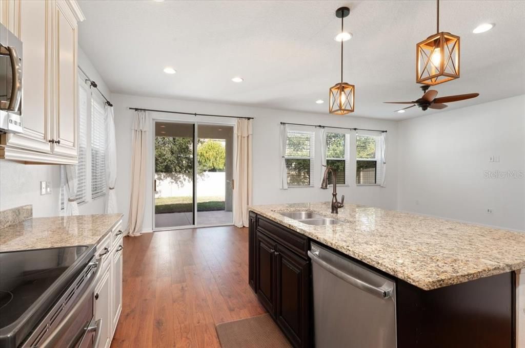 待售: $495,000 (4 贝兹, 2 浴室, 1861 平方英尺)