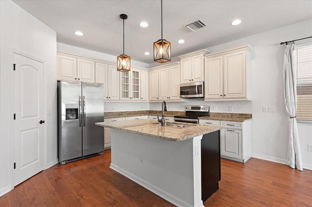 待售: $495,000 (4 贝兹, 2 浴室, 1861 平方英尺)