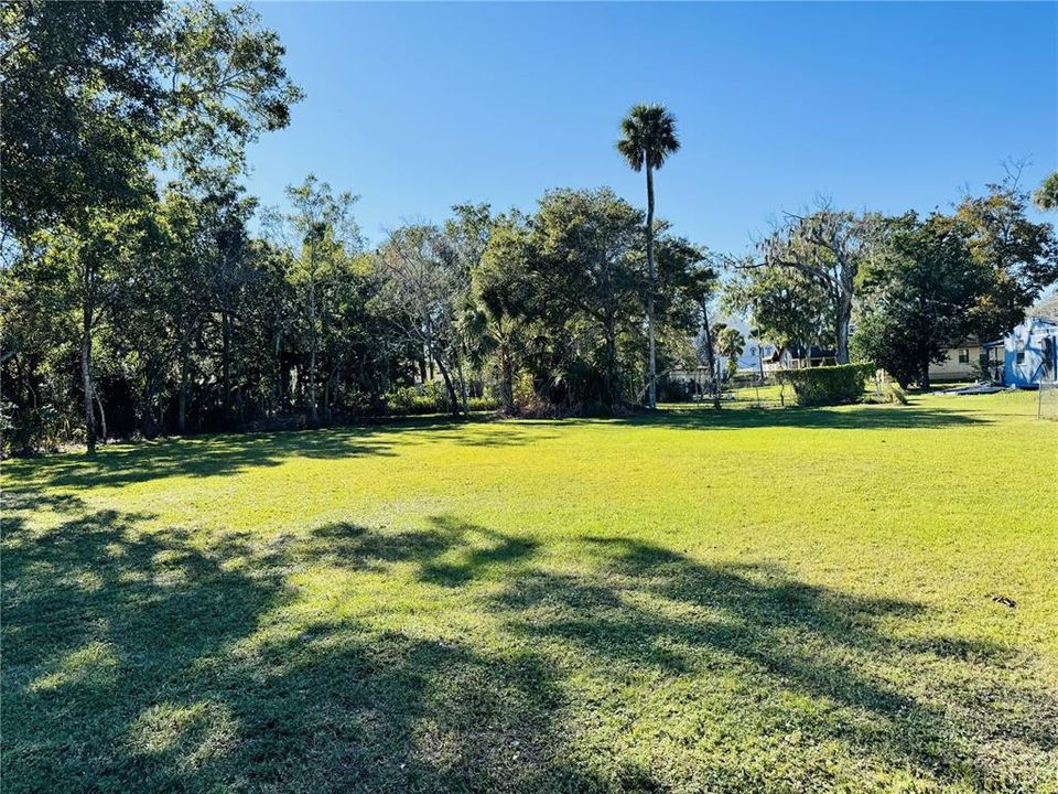 На продажу: $34,900 (0.42 acres)