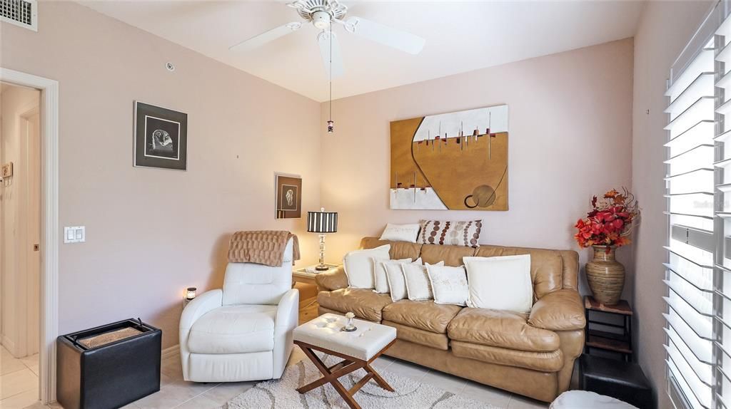 En Venta: $245,000 (2 camas, 2 baños, 1352 Pies cuadrados)