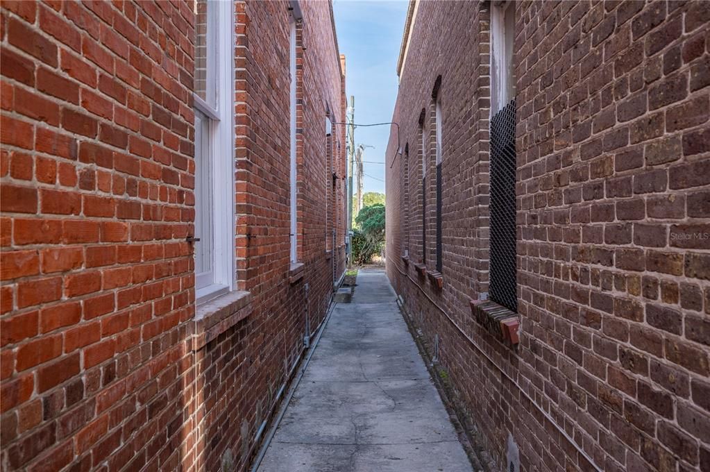 待售: $650,000 (0 贝兹, 0 浴室, 2997 平方英尺)