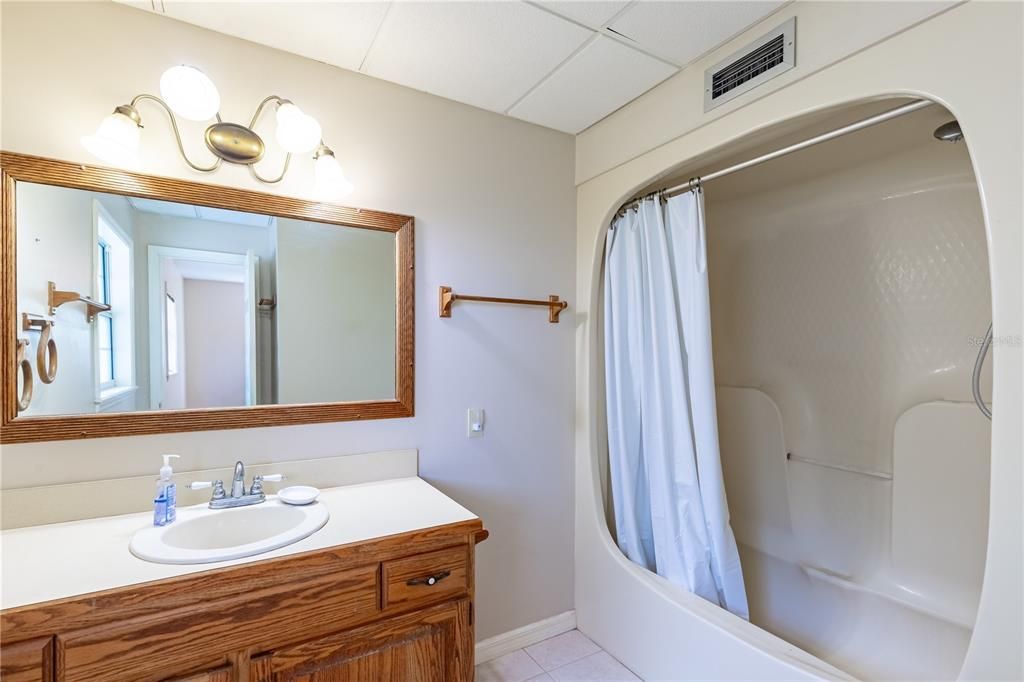 For Sale: $289,900 (3 beds, 2 baths, 1686 Square Feet)