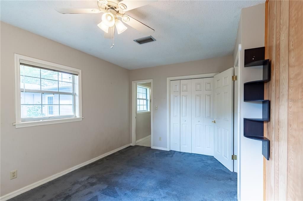 For Sale: $289,900 (3 beds, 2 baths, 1686 Square Feet)