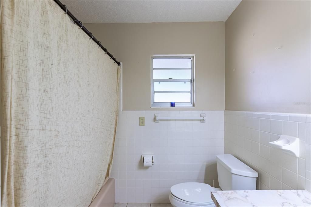 For Sale: $289,900 (3 beds, 2 baths, 1686 Square Feet)