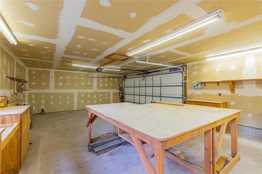 For Sale: $289,900 (3 beds, 2 baths, 1686 Square Feet)