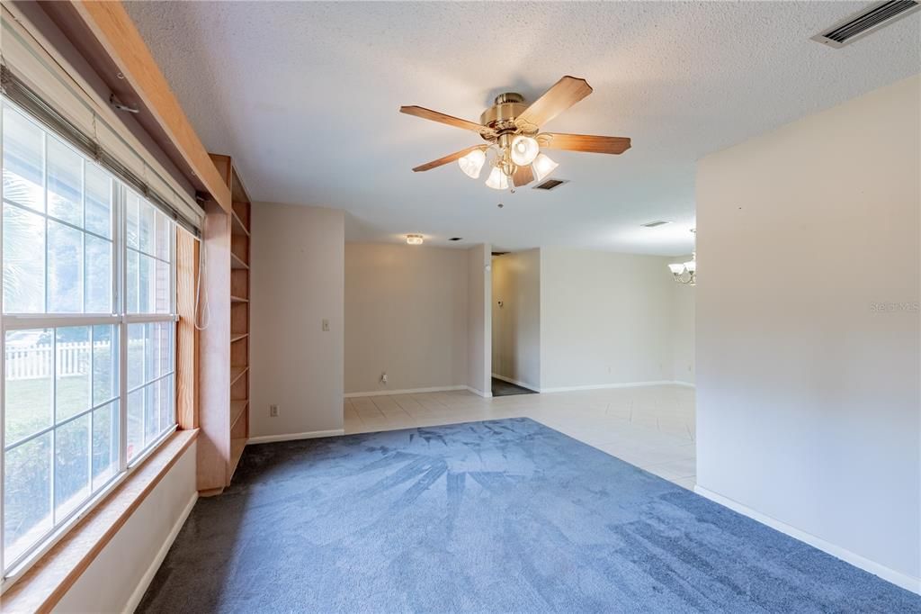 For Sale: $289,900 (3 beds, 2 baths, 1686 Square Feet)