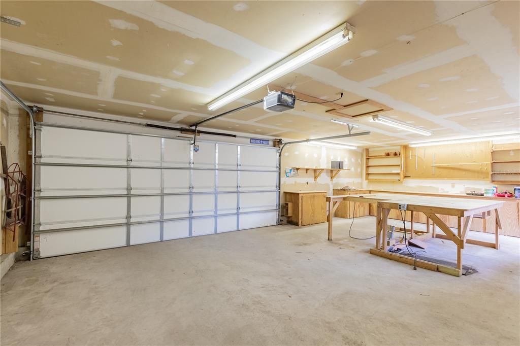 For Sale: $289,900 (3 beds, 2 baths, 1686 Square Feet)