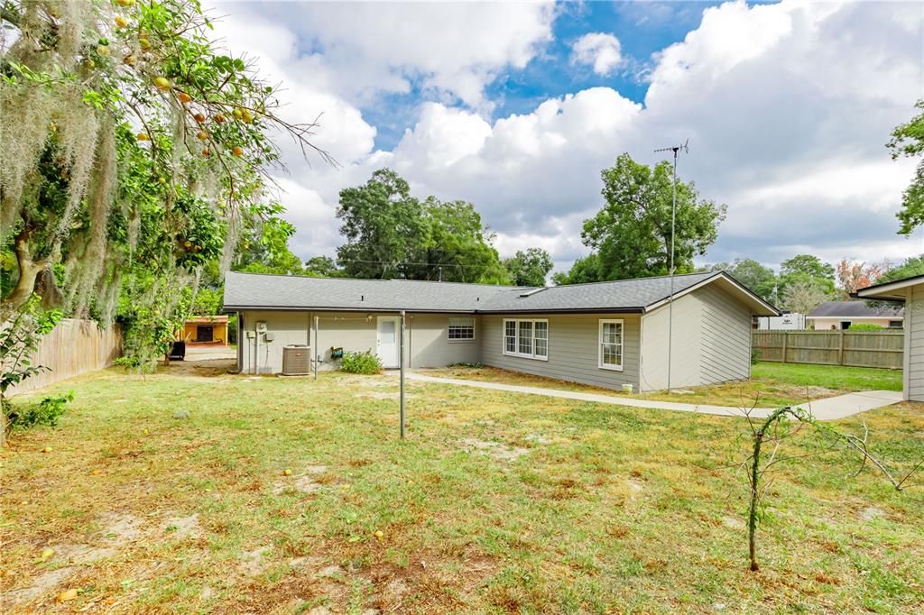 For Sale: $289,900 (3 beds, 2 baths, 1686 Square Feet)