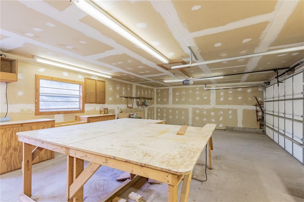 For Sale: $289,900 (3 beds, 2 baths, 1686 Square Feet)