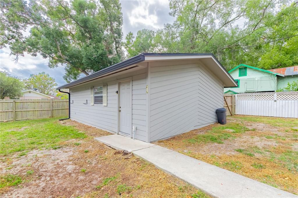 For Sale: $289,900 (3 beds, 2 baths, 1686 Square Feet)