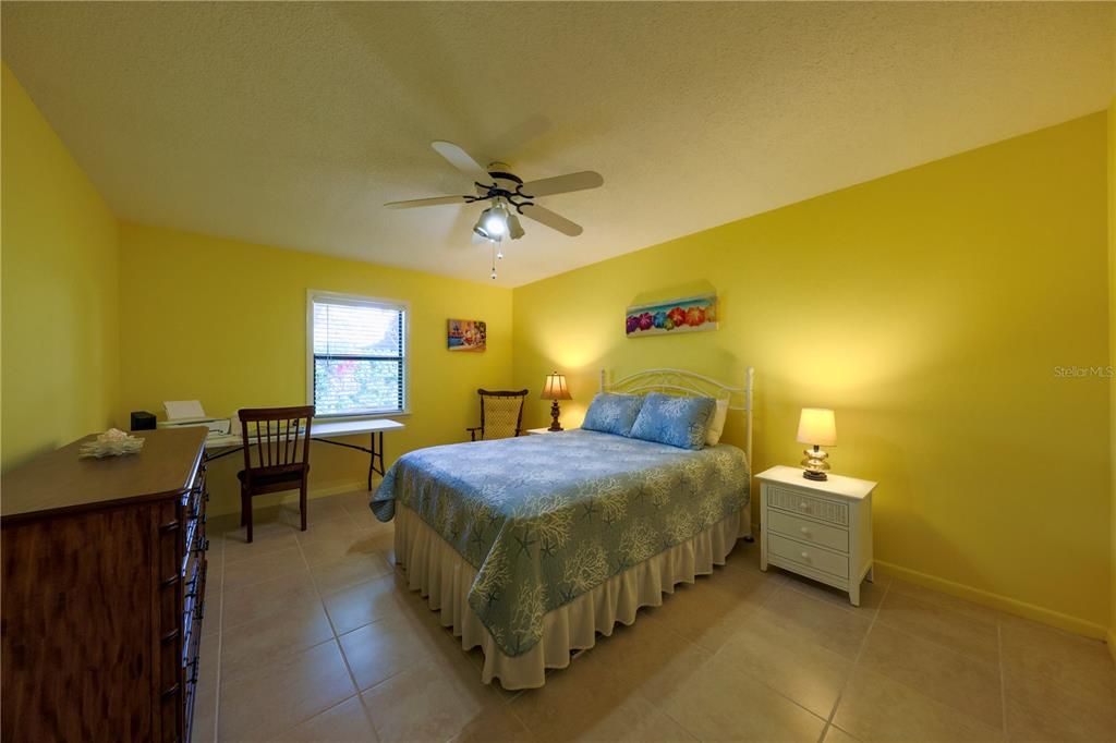 待售: $224,900 (2 贝兹, 2 浴室, 1298 平方英尺)